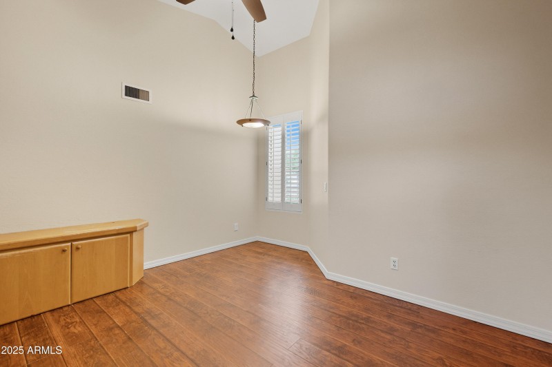 Bedroom/Office