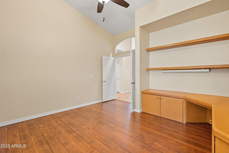 Bedroom/Office