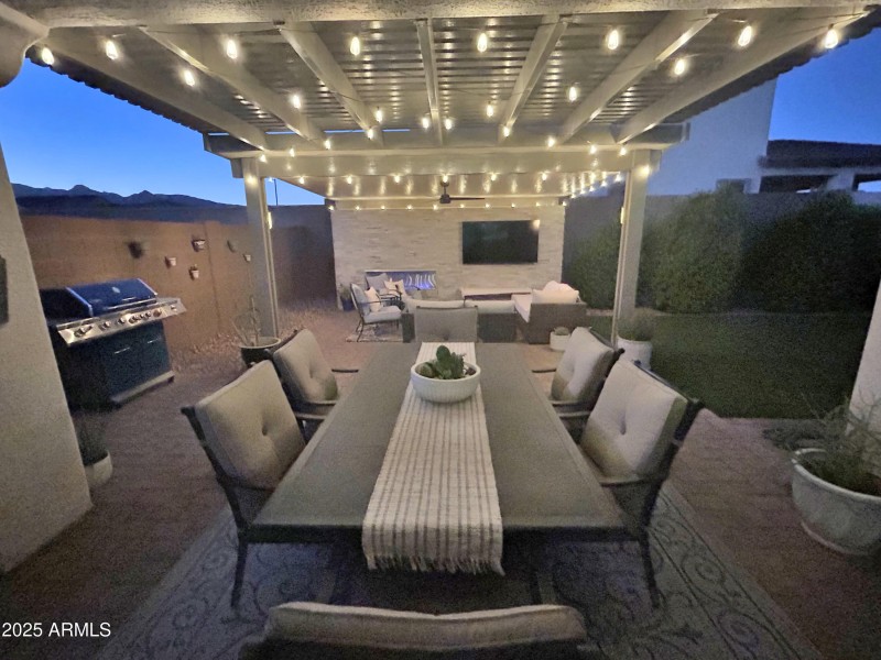 20_night-front-pergola1
