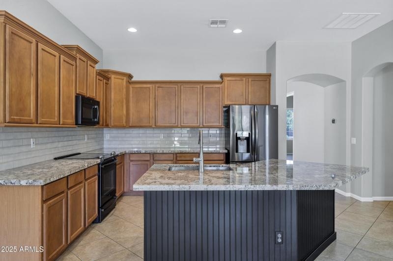 10449 E Kiva Ave-12