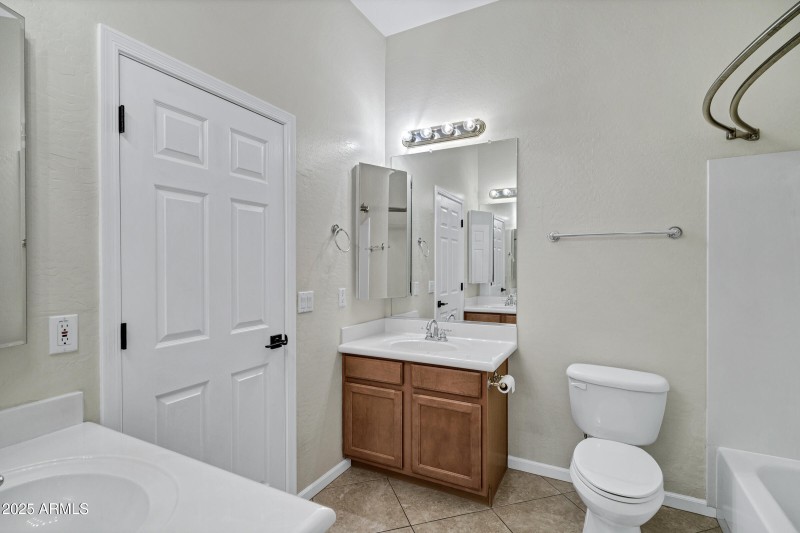 10449 E Kiva Ave-23