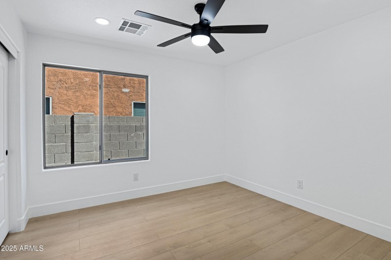 3268 W Belle Ave-15