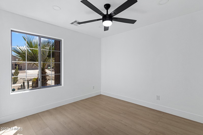 3268 W Belle Ave-16