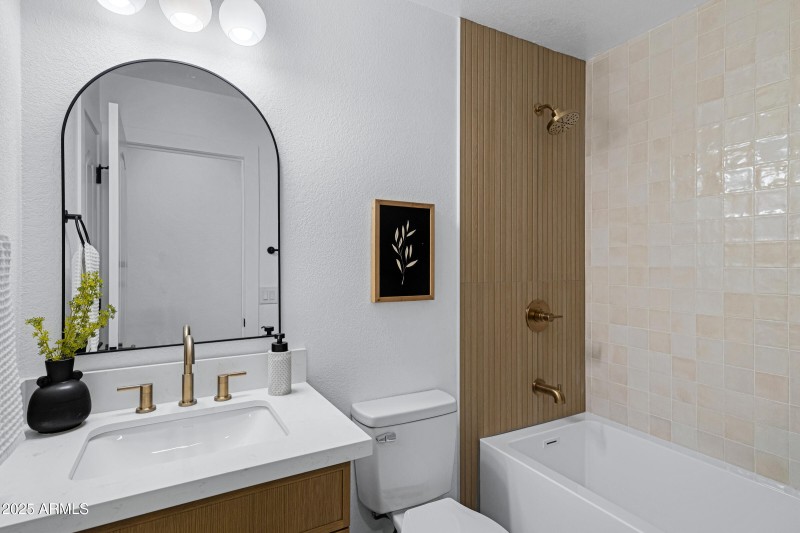 3268 W Belle Ave-17