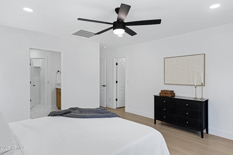 3268 W Belle Ave-19