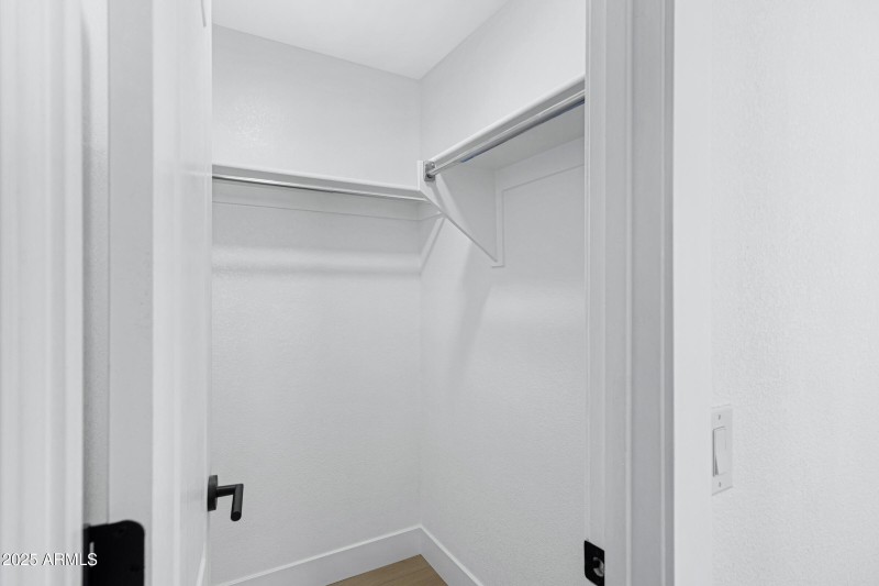 3268 W Belle Ave-21