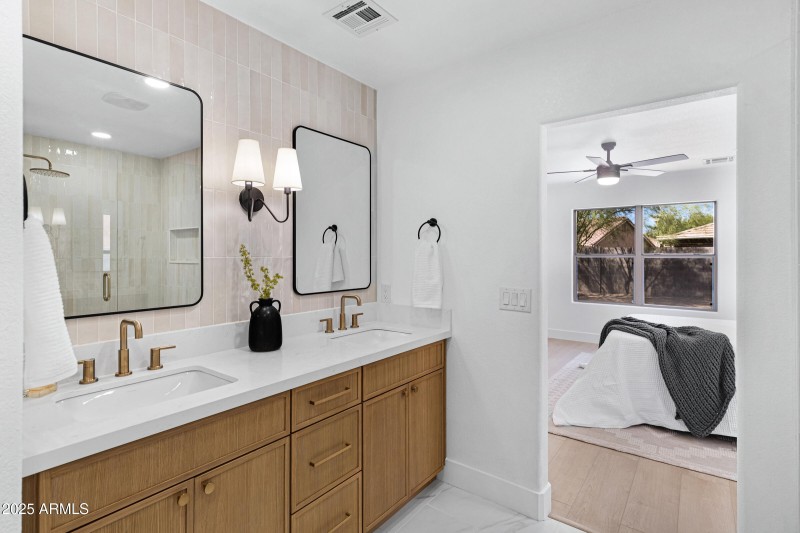 3268 W Belle Ave-23