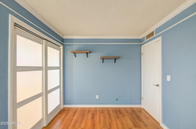 Bedroom 2-pic 2