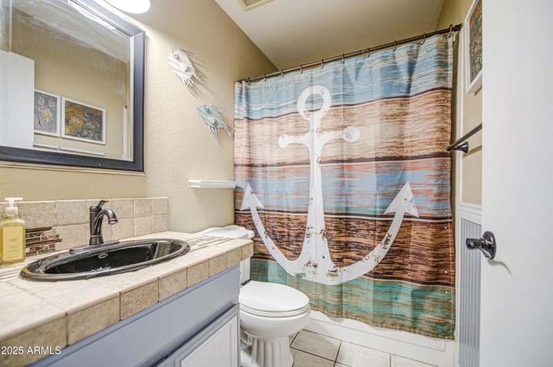 Bathroom 2-pic 2