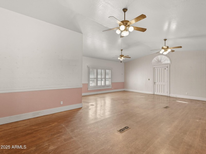 10-web-or-mls-Brown -10