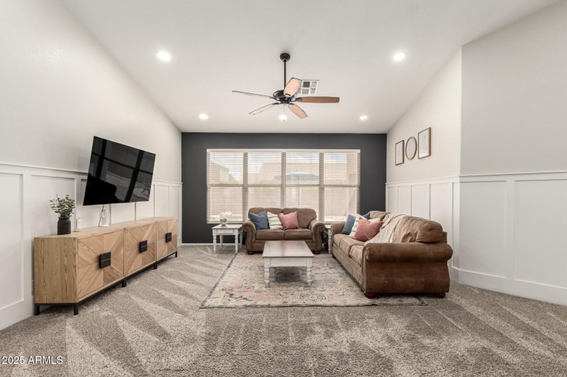 12 Lompoc