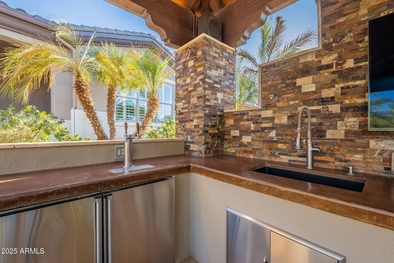 86-web-or-mls-Stonecrest-87