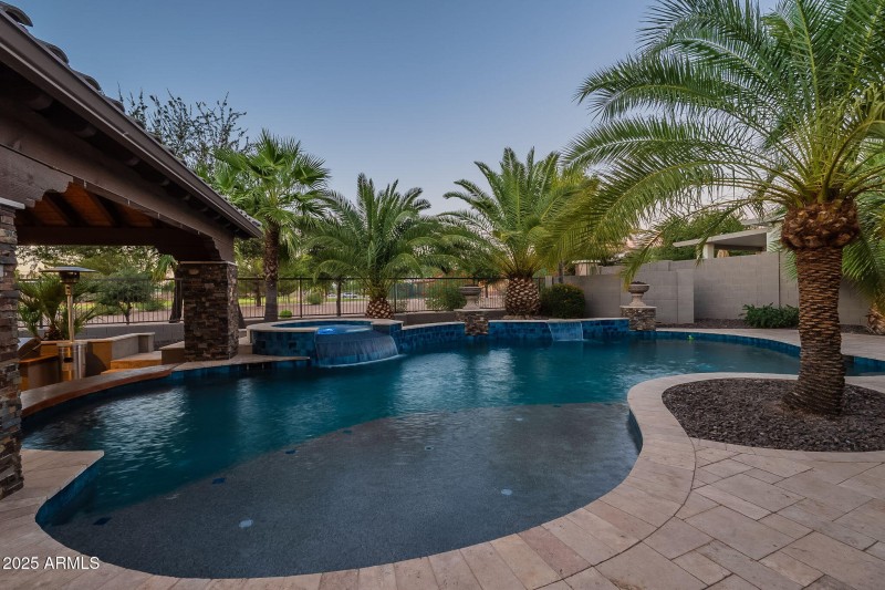 115-web-or-mls-Stonecrest-Twilight-12