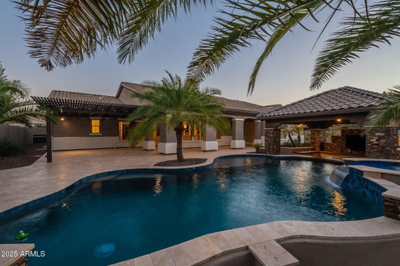 117-web-or-mls-Stonecrest-Twilight-14