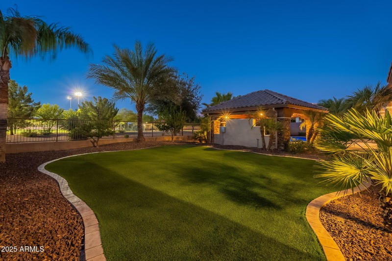 147-web-or-mls-Stonecrest-Twilight-44