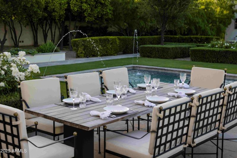 Al Fresco Dining