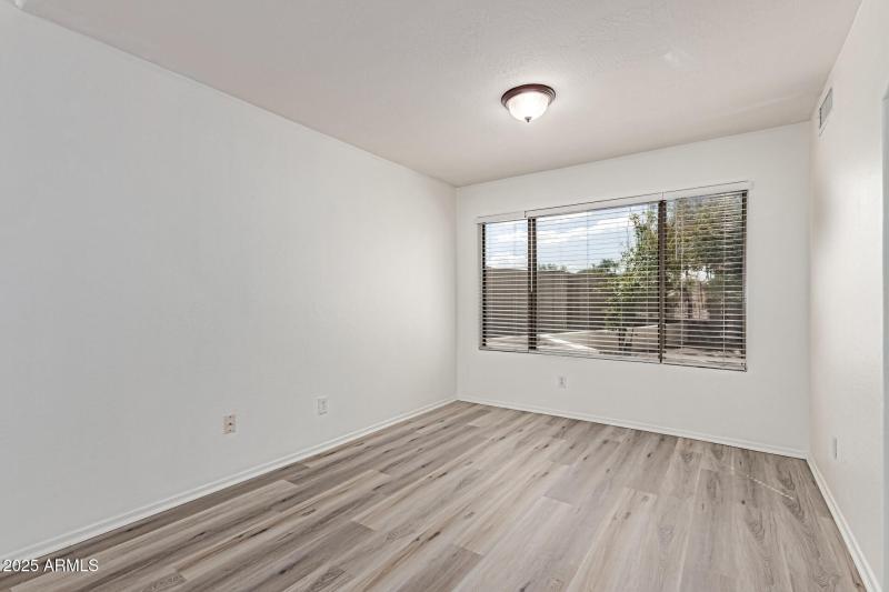 Versatile Bonus Room or Dining Area