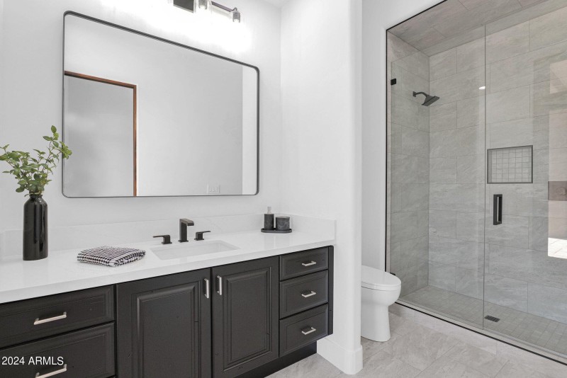 Guest bedroom #1 bathroom