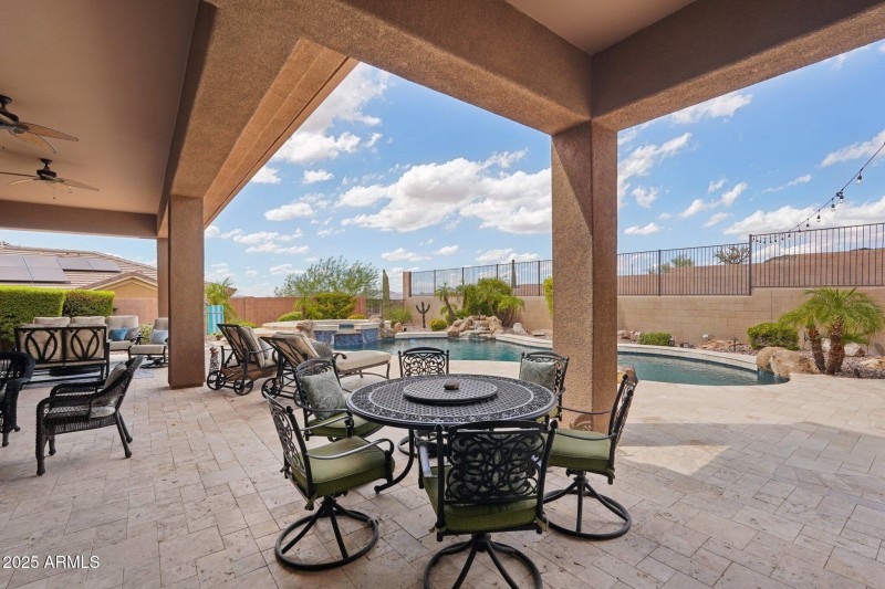 48-web-or-mls-W Shinnecock Way-S1209-050