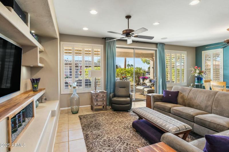 Living room 2