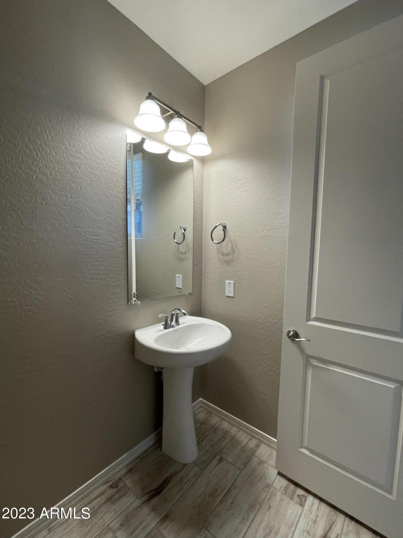 6C3E7270-F9ED-4275-BF86-E99F6CB49726