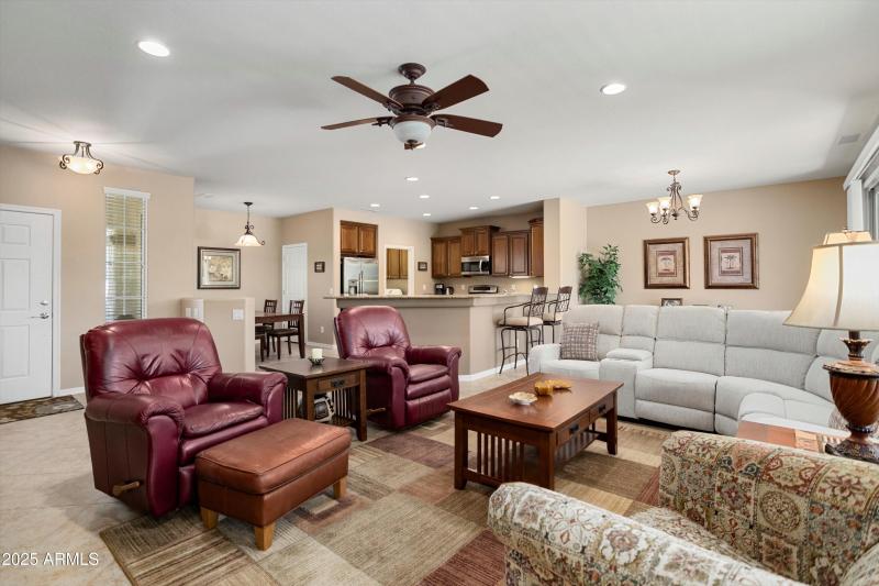08-26833 W Irma Ln