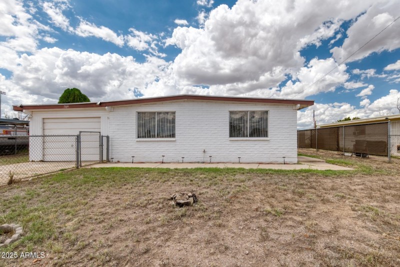 072023-709 North Skyline Drive