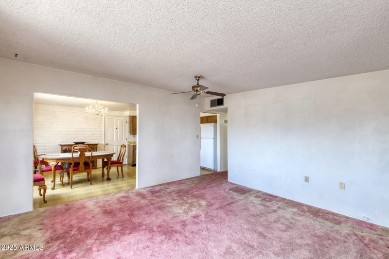 082003-709 North Skyline Drive