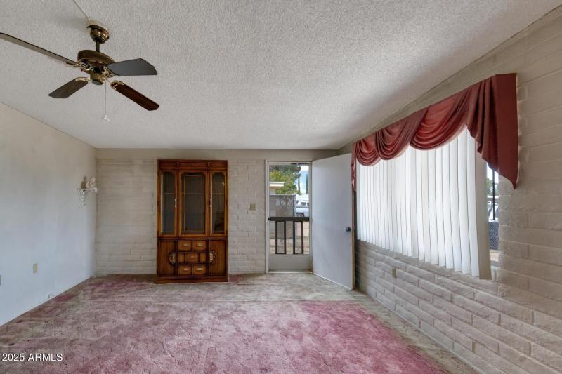 082018-709 North Skyline Drive