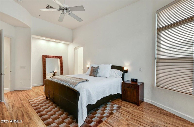 09-Primary Bedroom