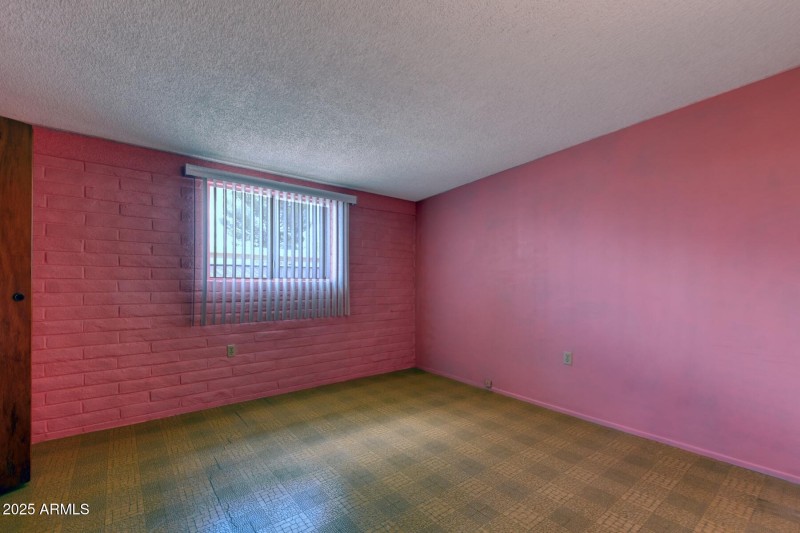 082108-709 North Skyline Drive