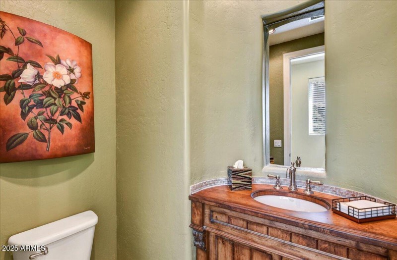 05-Powder Room