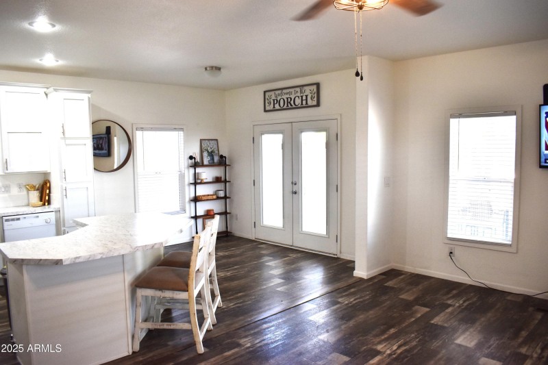 BAR AND BREAKFAST NOOK