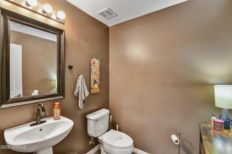 009_Powder Room