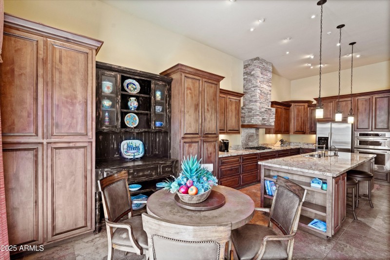 19-Breakfast Area to Kitchen