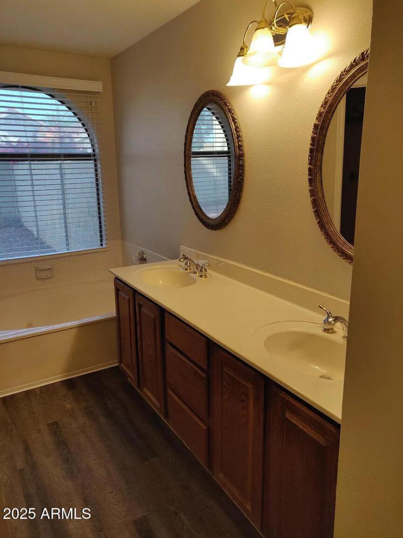 Master Bathroom (2)