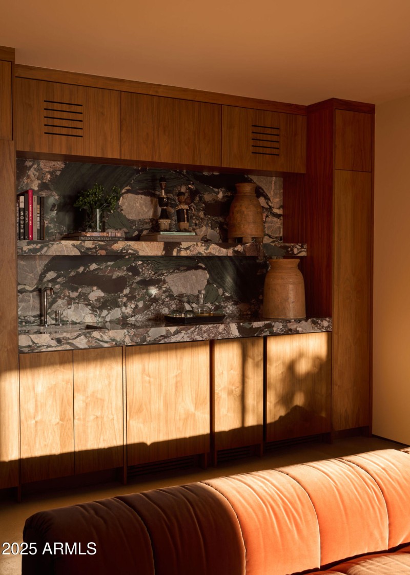 Lounge Bar