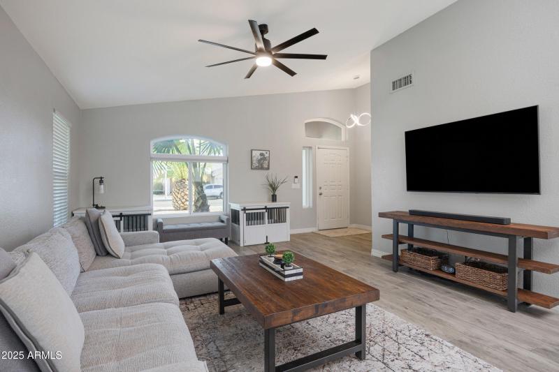 704 E Megan St-6