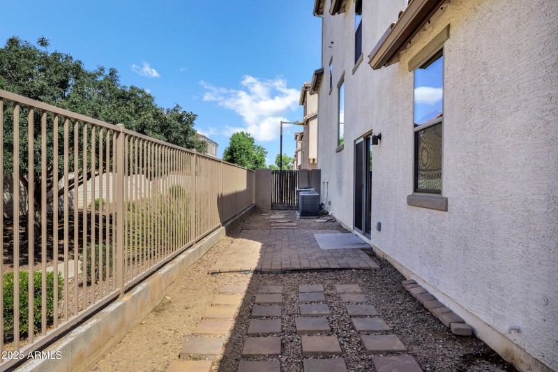 1702 E Joseph Way-35