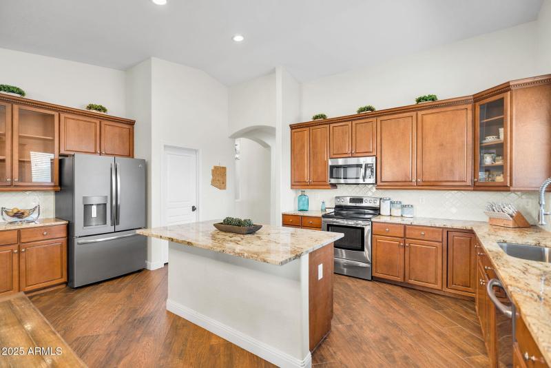 16-web-or-mls-21718 E Cherry Wood Dr-16