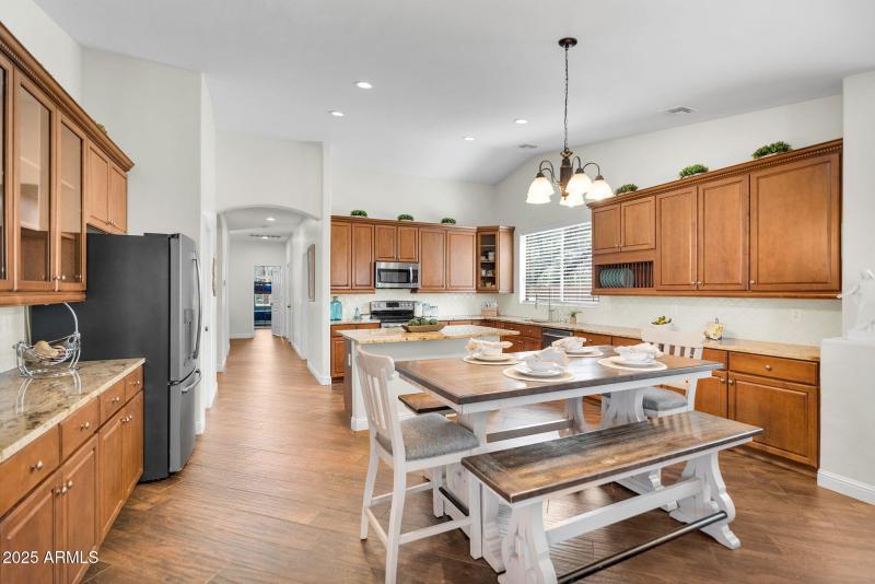 18-web-or-mls-21718 E Cherry Wood Dr-18