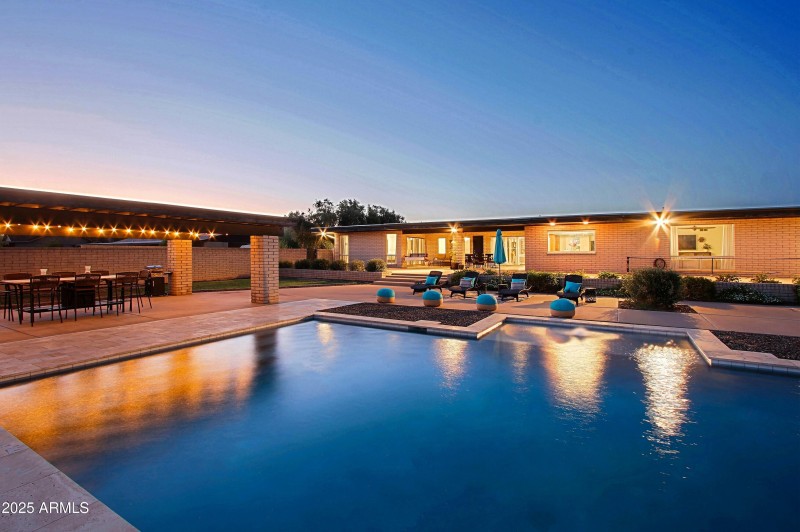 Gorgeous pool