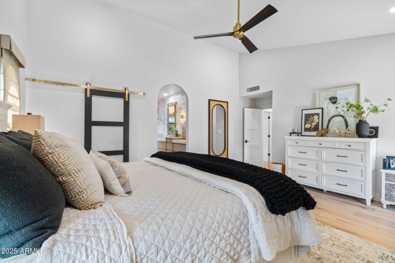 Primary suite