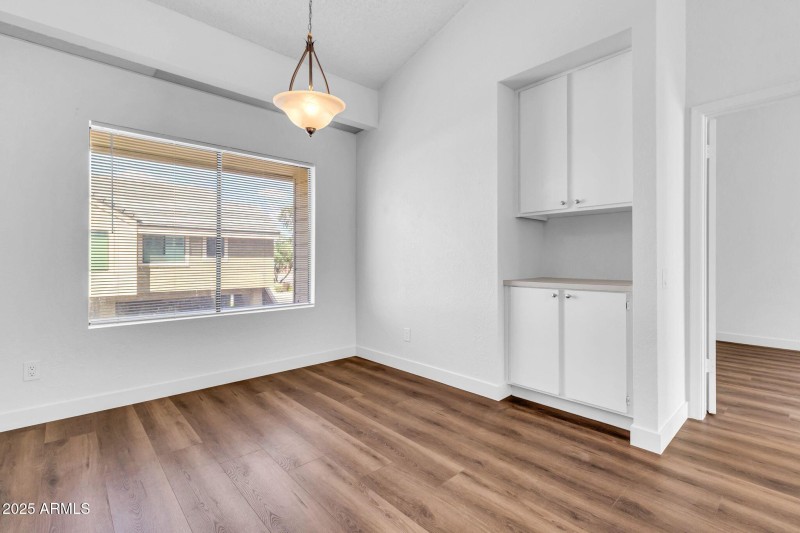 Beverage center and dining area