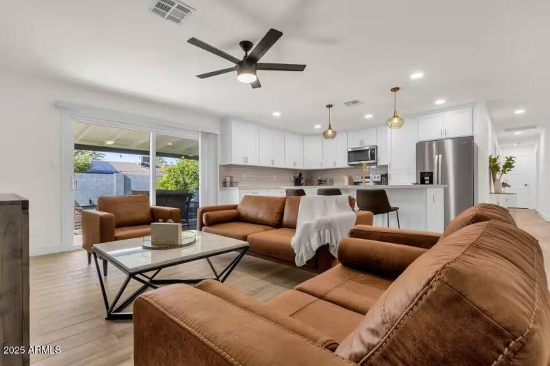 fb08530e-63a7-47d3-af50-8fe992bebc4a