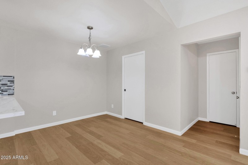 11-web-or-mls-3254-e-calypso-ave