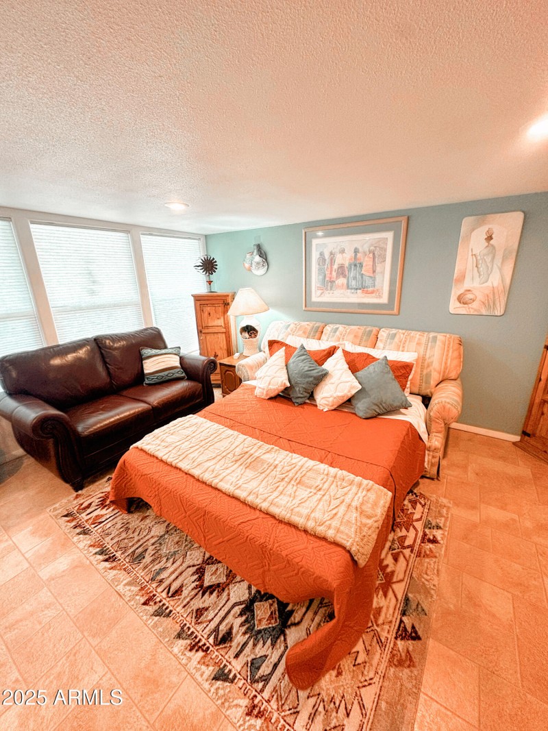 5D35A487-A949-4C6E-9388-2478660C836F