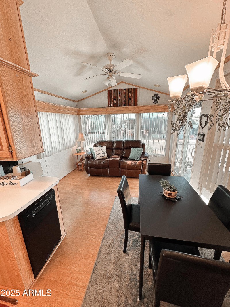 986DBC48-2AE6-417A-BC7A-E680A945E482