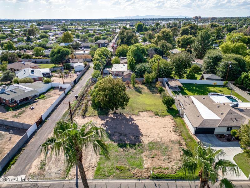 13-web-or-mls-5704 N 11th Ave--13