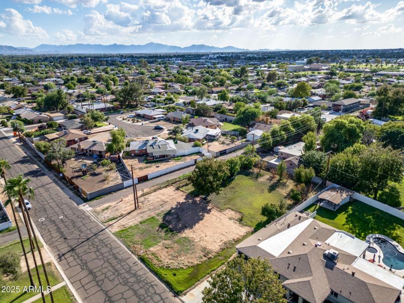 14-web-or-mls-5704 N 11th Ave--14